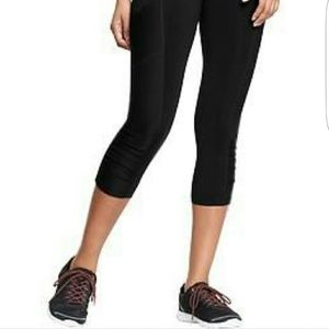 Old Navy Active 3/4 length black leggings